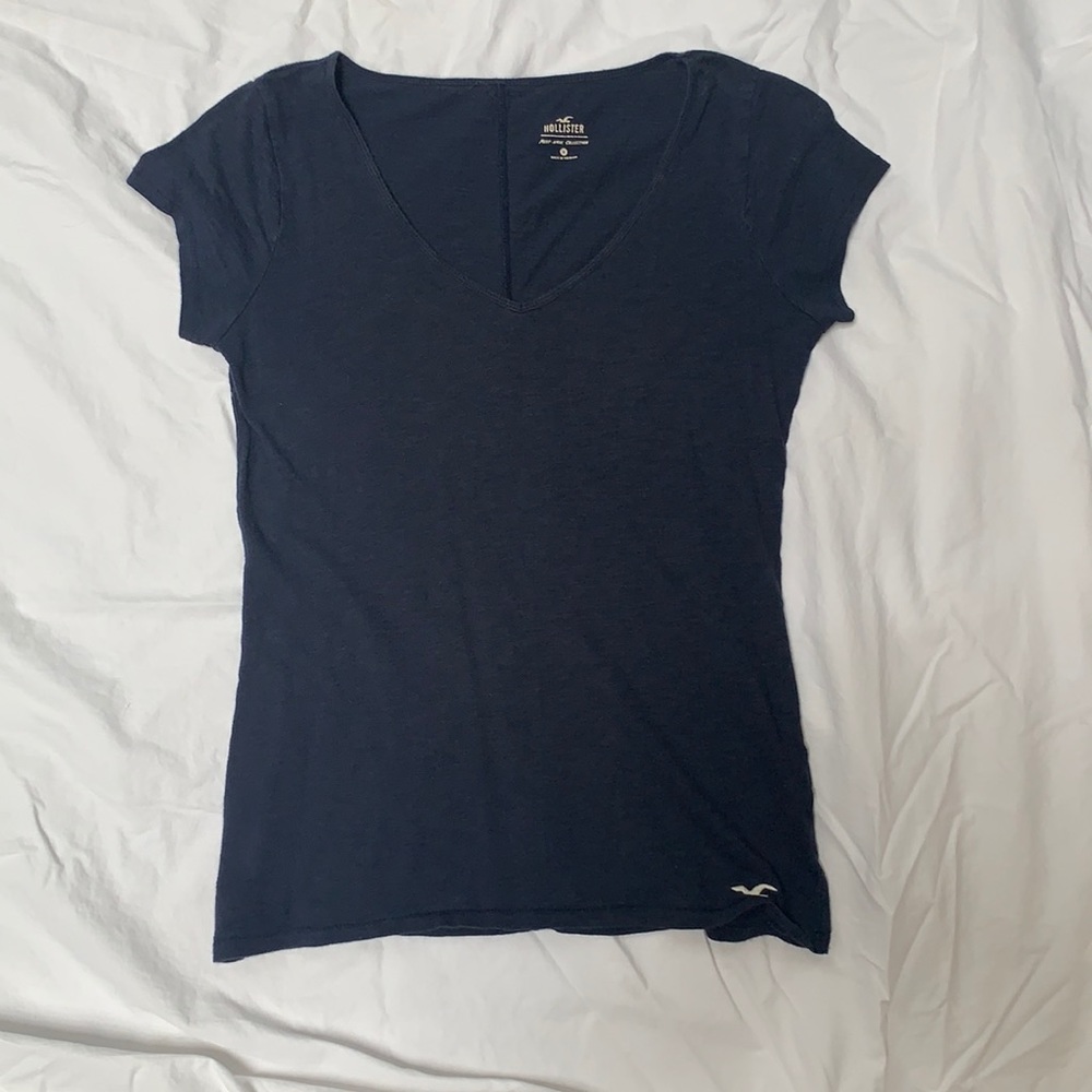 hollister t-shirt